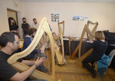 Joueurs de harpes au festival boulegan a l'ostal