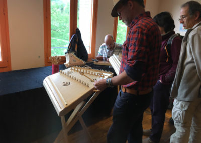 Exposition des luthiers boulegan a l'ostal