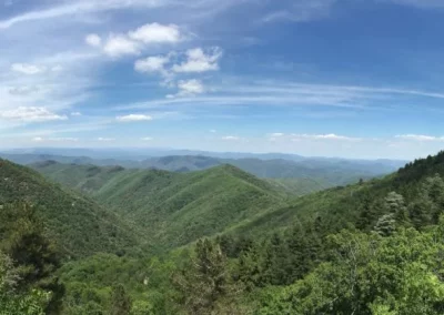 Panorama d'une vallée Cévenole ruisseau du liron