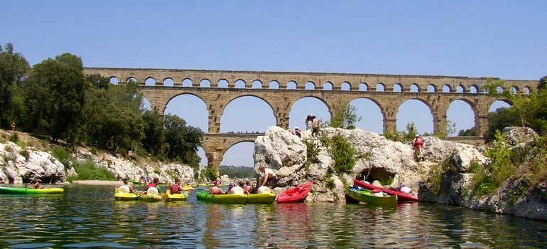 Canoë au pont du Gard pendant vo vacances